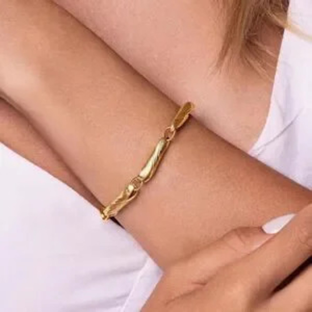 NEW?18K Gold Plated Adjustable Textured Ribbed Infinity Bracelet